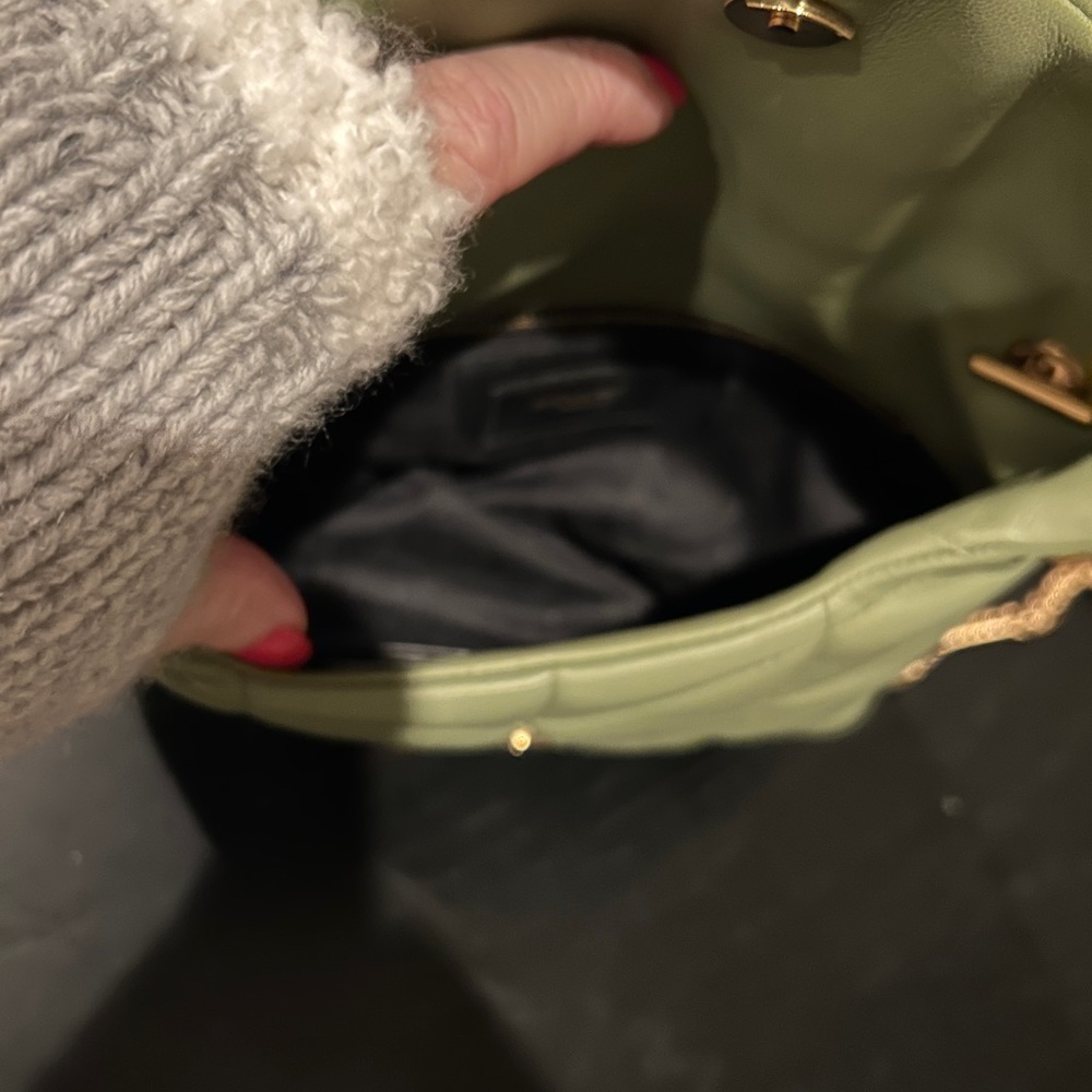 Saint Laurent PUFFER TOY BAG IN QUILTED LAMBSKIN - pistachio - Picture 4 of 4